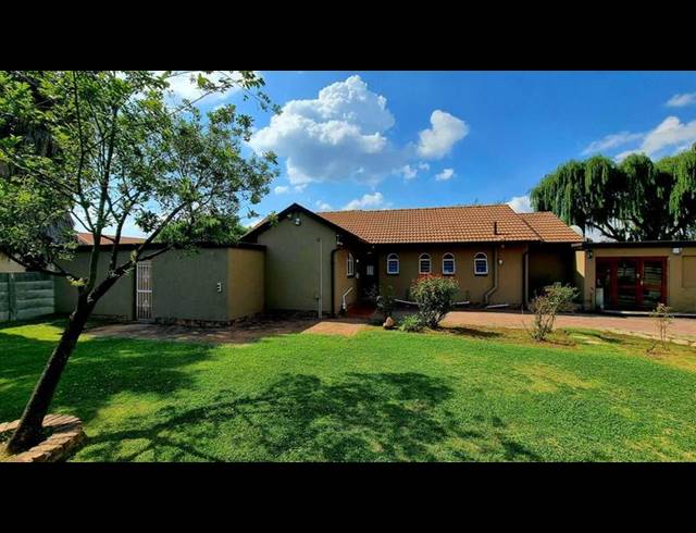 3 BEDROOM HOUSE FOR SALE IN BRACKENDOWNS